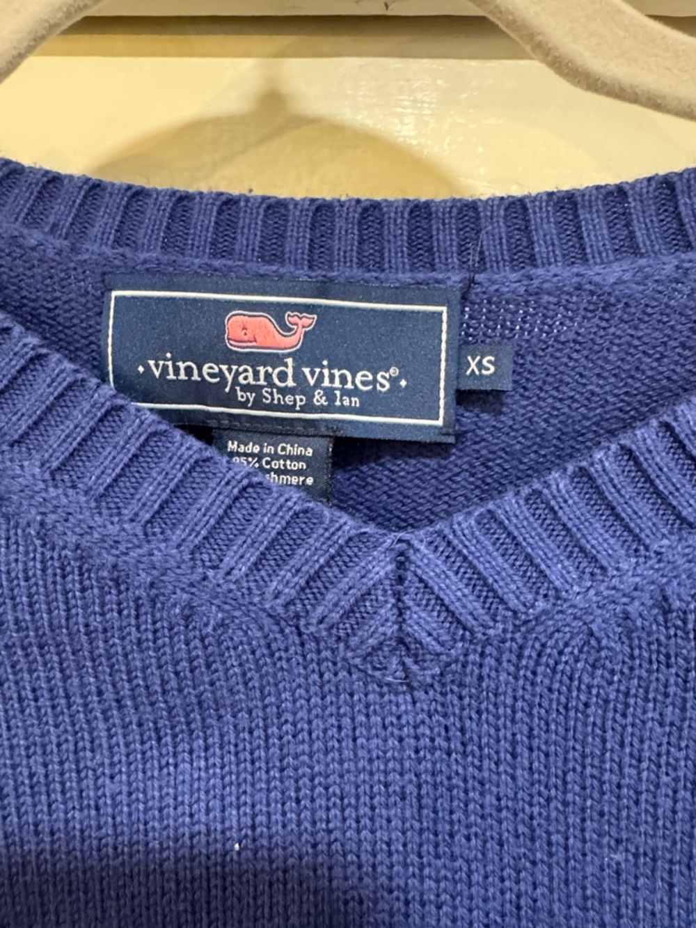 Vineyard Vines Blue V-Neck Sweater - Picture 2 of 2